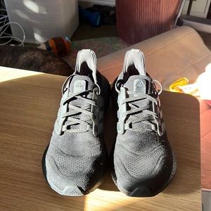Adidas Ultraboost 22 Black Size M7.5/W8.5